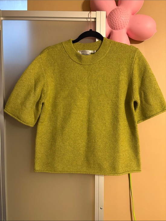 Simons Tops - NEW Simons Contemporaine Short-Sleeve Knit Top in Green